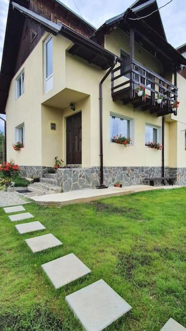 Casa269B - Cozy House With Scandinavian Design Moieciu de Jos Exteriör bild